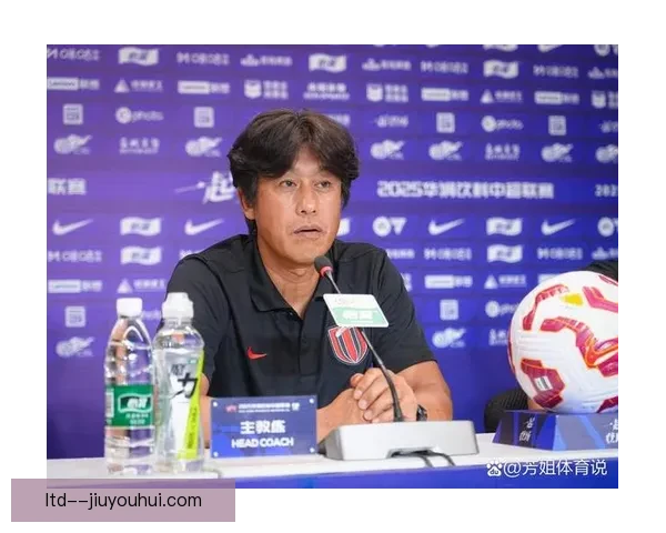 徐正源率成都蓉城稳健突破历史性挺进亚冠赛场 徐正源率成都蓉城稳健突破历史性挺进亚冠赛场